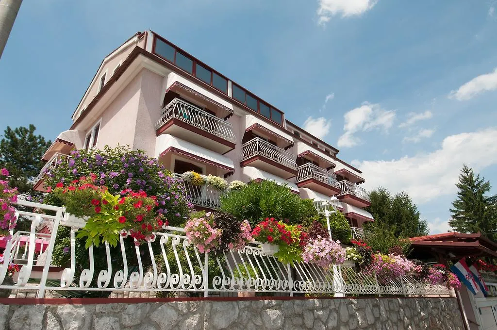 Ičići Bed & Breakfast Villa Klara 3*,