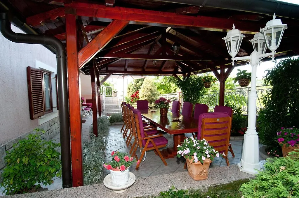 Ičići Bed & Breakfast Villa Klara 3*,